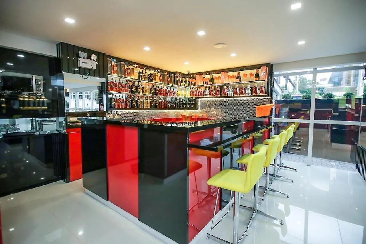 Holiday & Business Hotel - Em Frente Ao Centro De Eventos E Arena Conda Chapeco