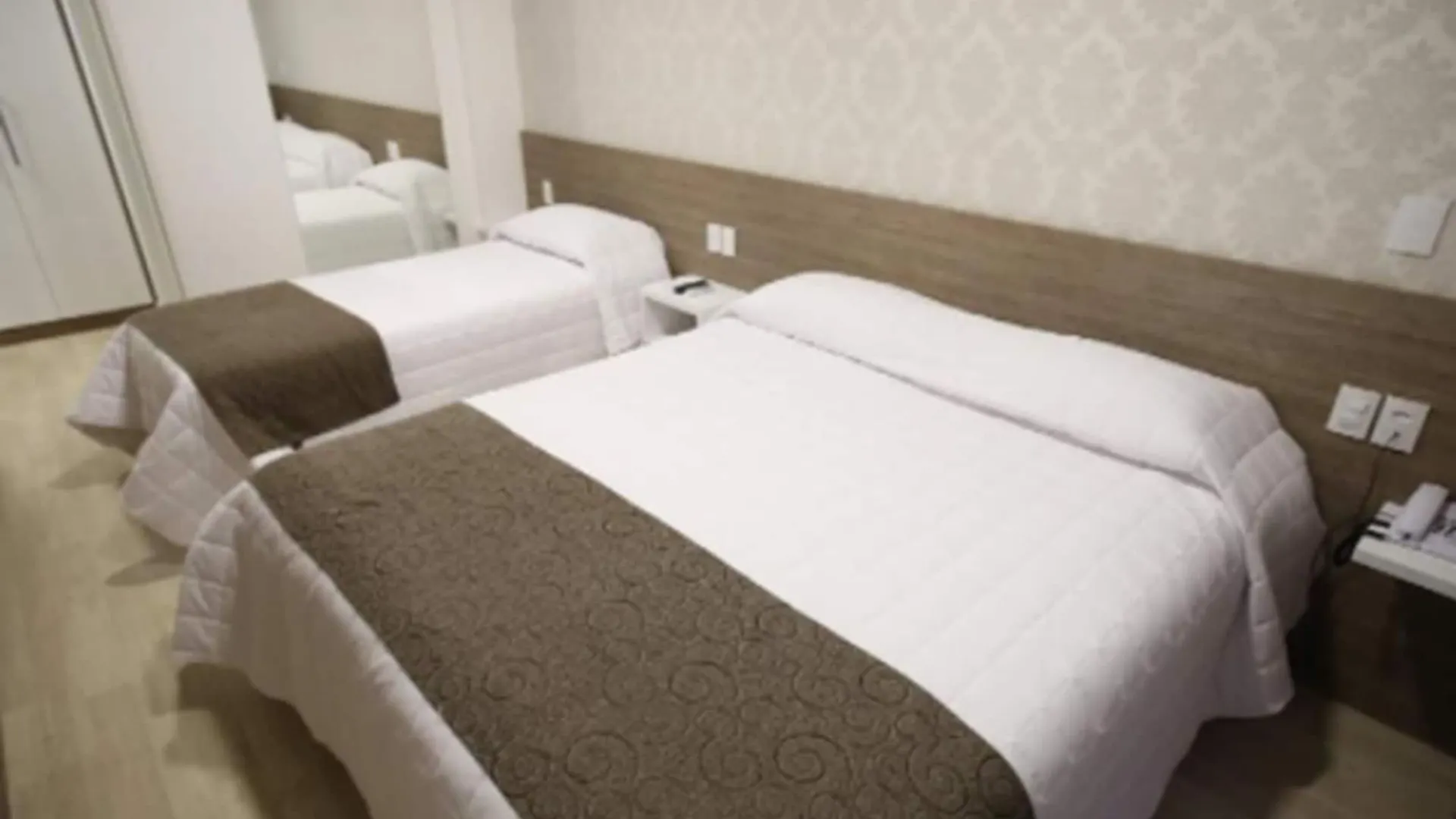 Holiday & Business Hotel - Em Frente Ao Centro De Eventos E Arena Conda Chapeco