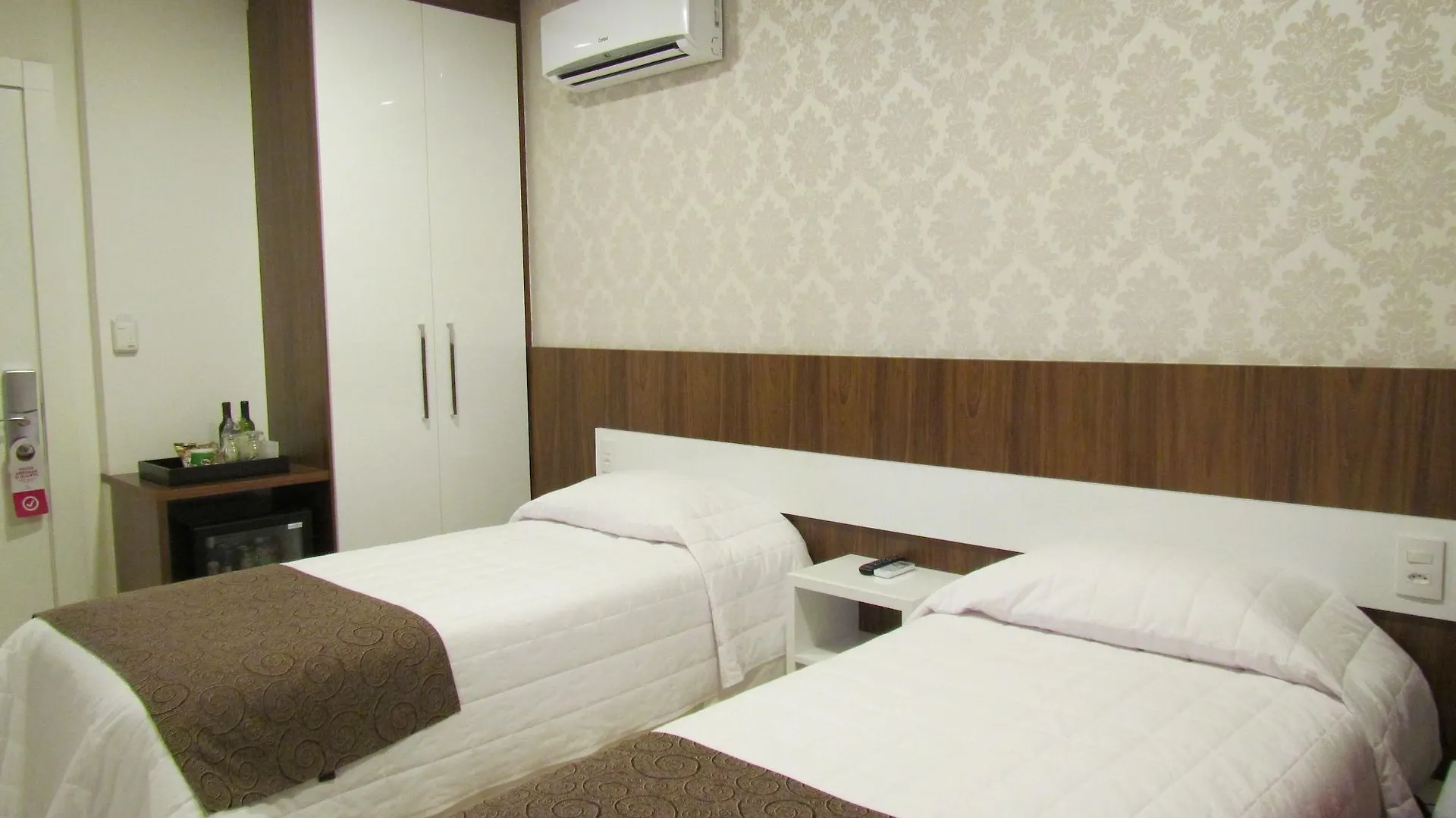 Holiday & Business Hotel - Em Frente Ao Centro De Eventos E Arena Conda Chapeco Brazil