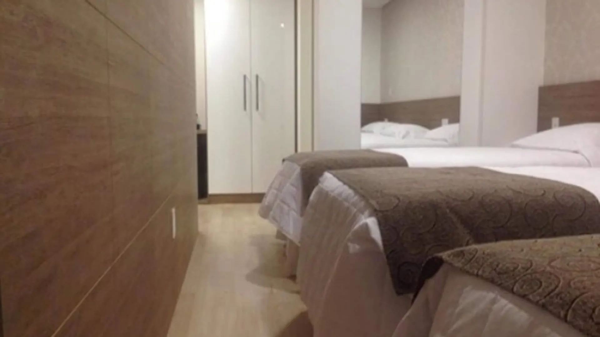 Holiday & Business Hotel - Em Frente Ao Centro De Eventos E Arena Conda Chapeco