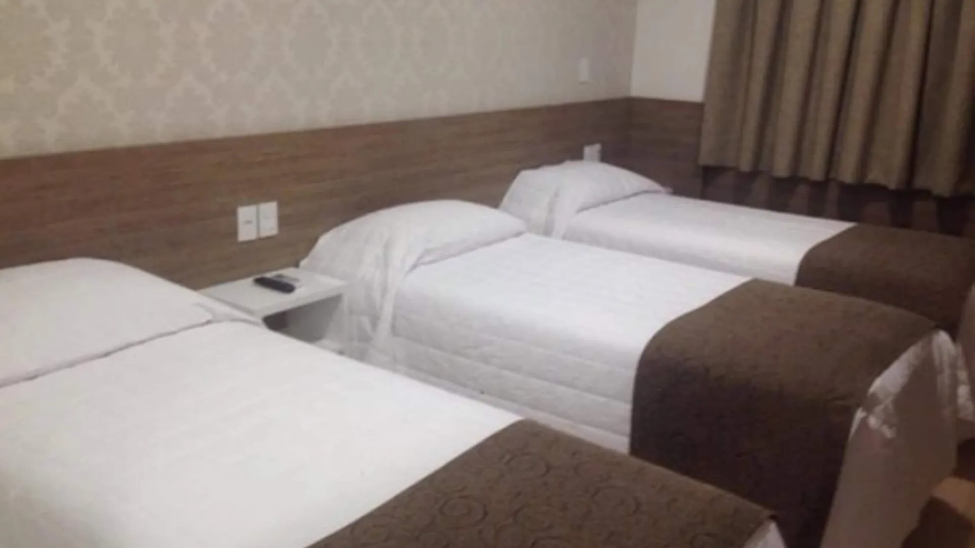 Holiday & Business Hotel - Em Frente Ao Centro De Eventos E Arena Conda Chapeco