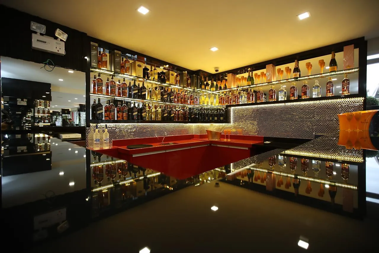 Holiday & Business Hotel - Em Frente Ao Centro De Eventos E Arena Conda Chapeco