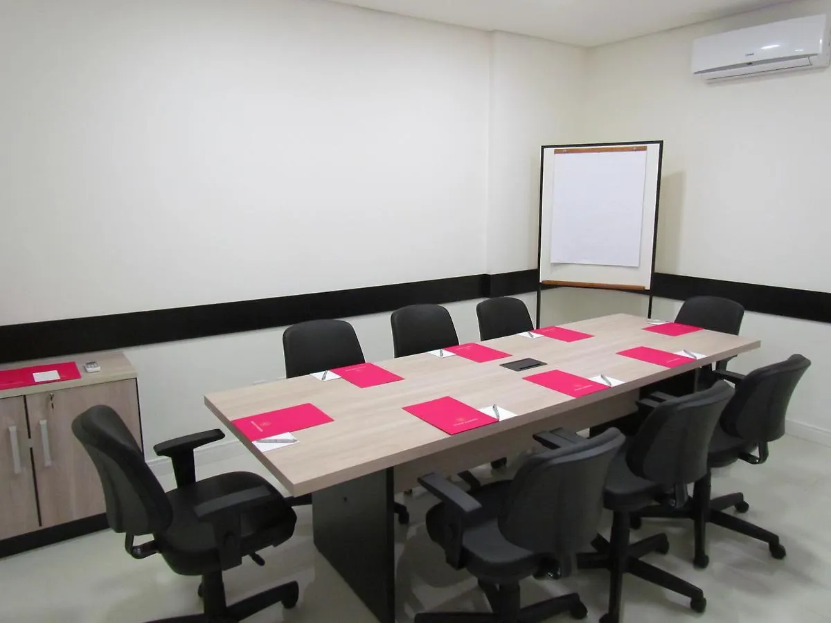 Holiday & Business Hotel - Em Frente Ao Centro De Eventos E Arena Conda Chapeco