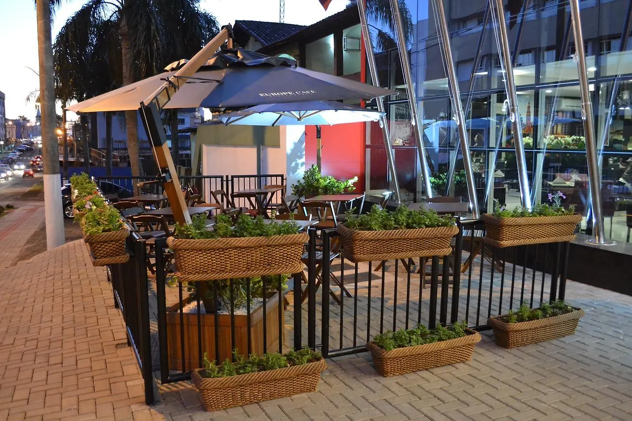 Holiday & Business Hotel - Em Frente Ao Centro De Eventos E Arena Conda Chapeco