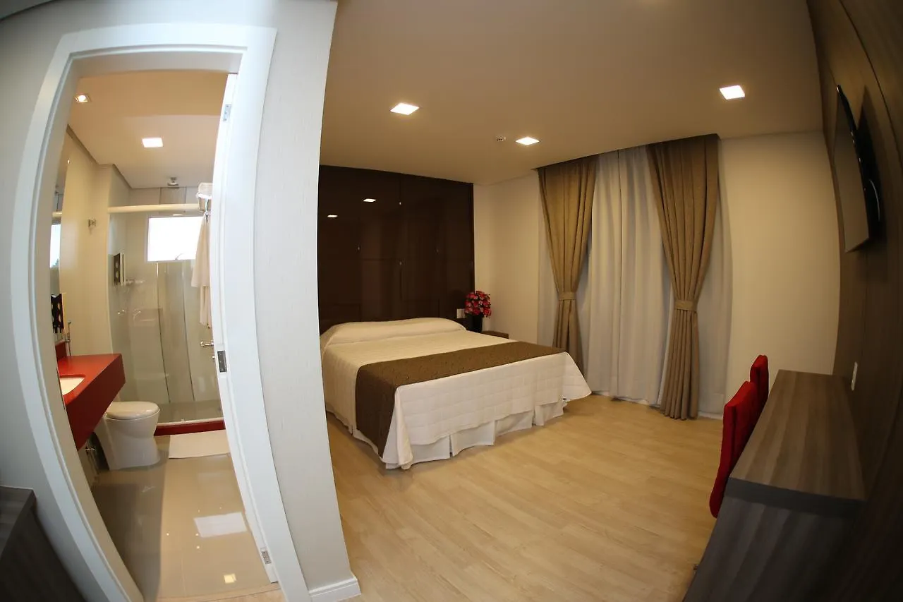 Holiday & Business Hotel - Em Frente Ao Centro De Eventos E Arena Conda Chapeco 4*,